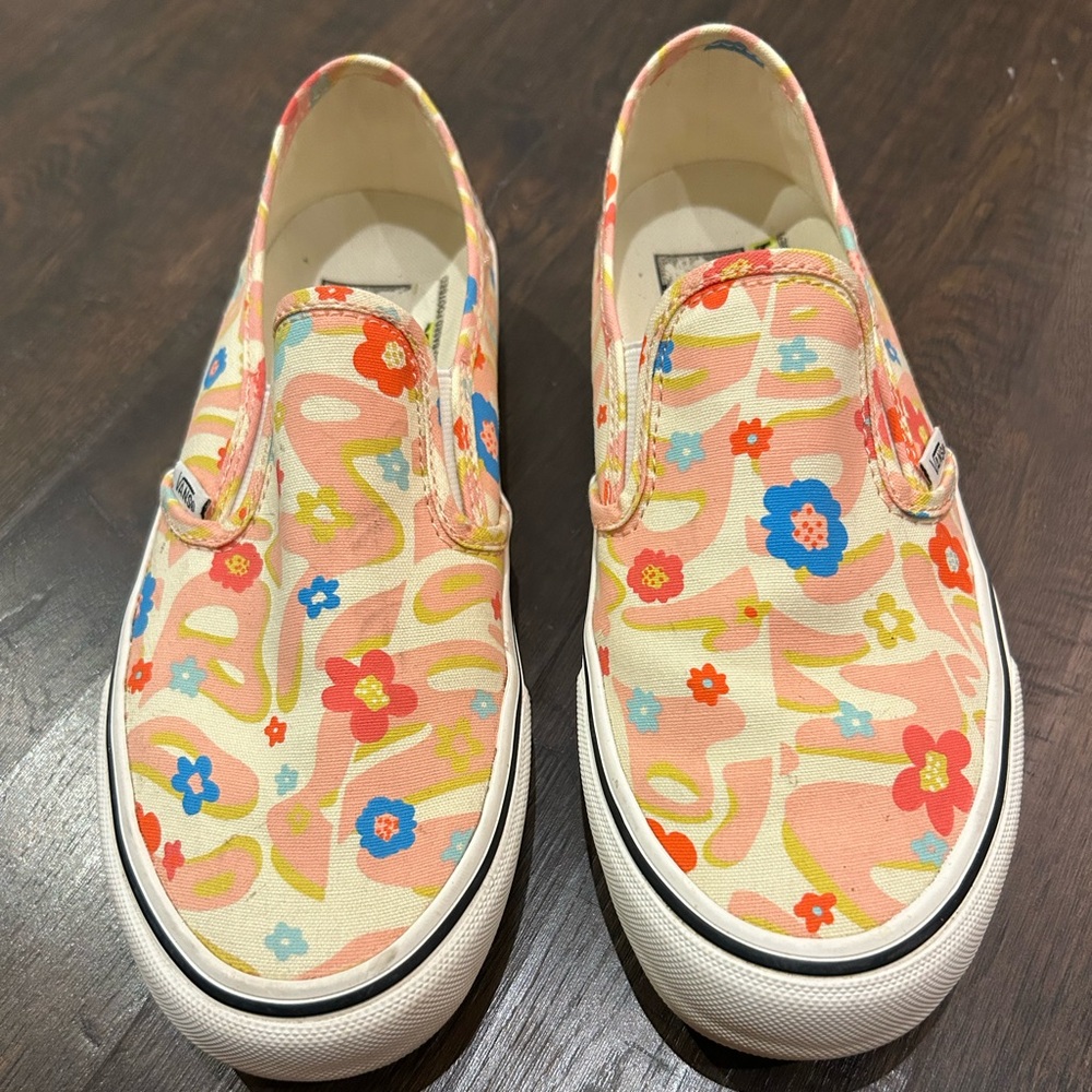 Vans Size 7 Groovy Floral Slip On
